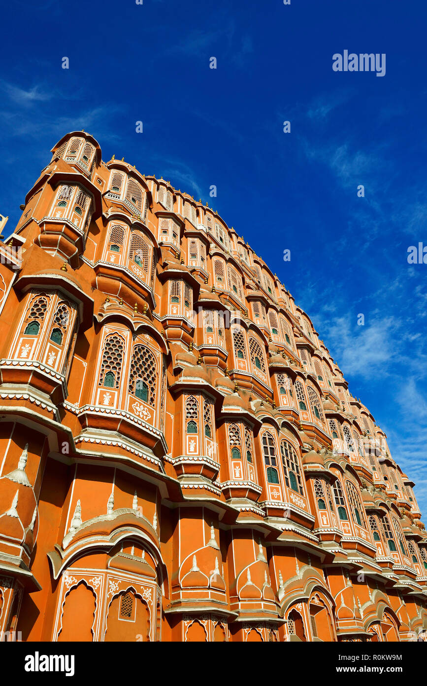 Facciata, Hawa Mahal, Palazzo dei venti, Jaipur, Rajasthan, India Foto Stock
