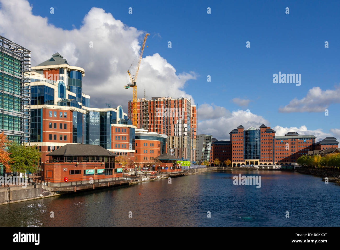 Edificio di nuova costruzione a Salford Quays, Manchester Foto Stock