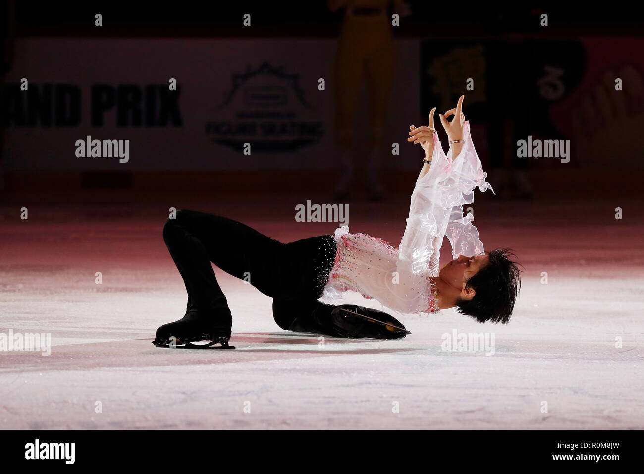 Helsinki, Finlandia. 4 Novembre, 2018. Yuzuru Hanyu (JPN) Pattinaggio di Figura : ISU Grand Prix di Pattinaggio di Figura 2018/2019 'GP ISU Helsinki 2018' Exhibition Gala a Helsinki Hall di ghiaccio a Helsinki in Finlandia . Credito: Mutsu Kawamori/AFLO/Alamy Live News Foto Stock