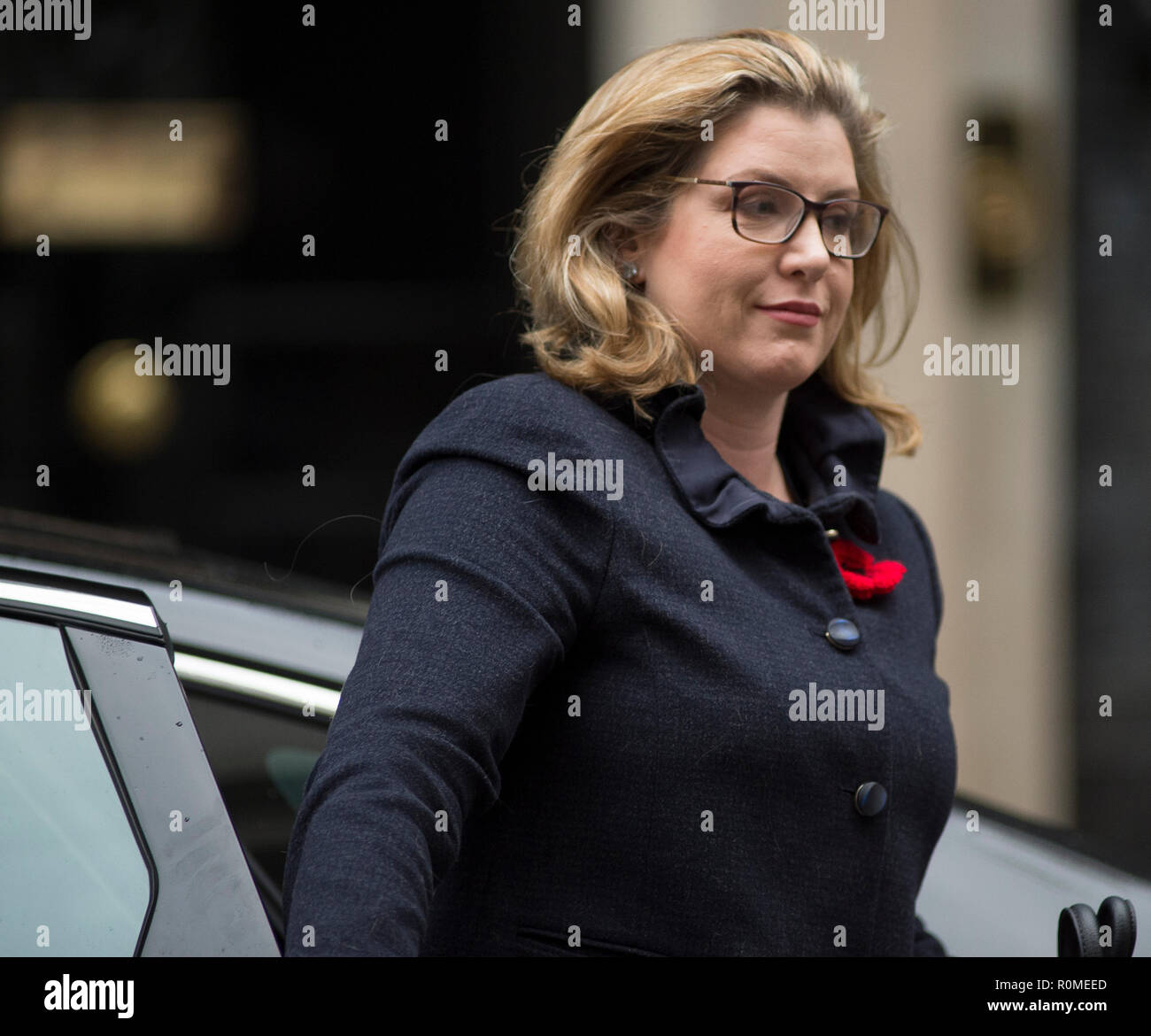 A Downing Street, Londra, Regno Unito. 6 novembre 2018. Penny Mordaunt, Segretario di Stato per lo Sviluppo Internazionale, Sviluppo Internazionale Segretario arriva a Downing Street settimanale per la riunione di gabinetto. Credito: Malcolm Park/Alamy Live News. Foto Stock