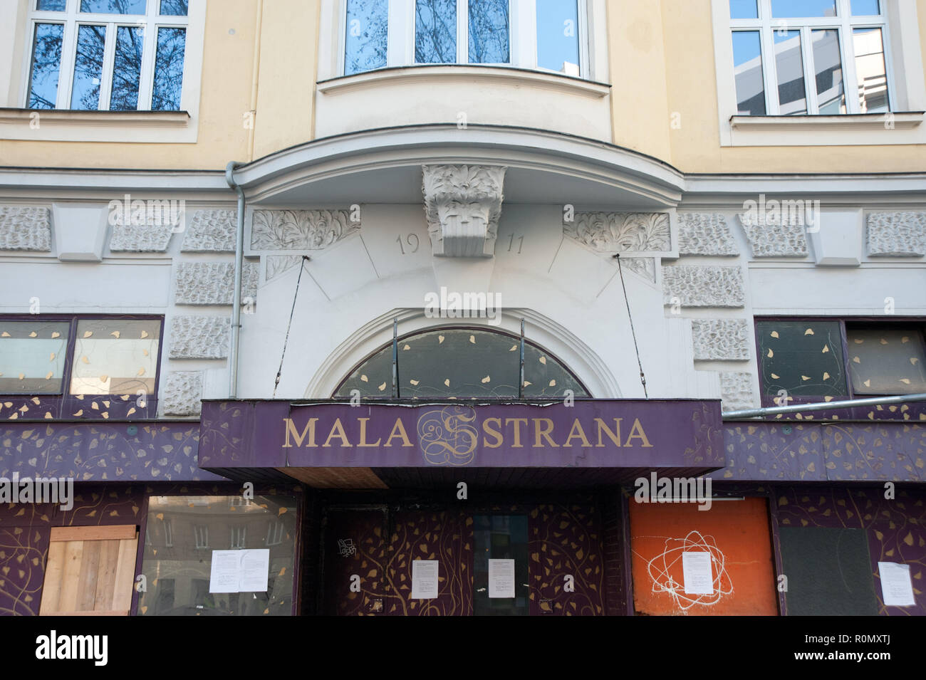 Wien, ehemaliges Mittersteigtheater Mala Strana am Mittersteig - Vienna, ex teatro Mala Strana Foto Stock