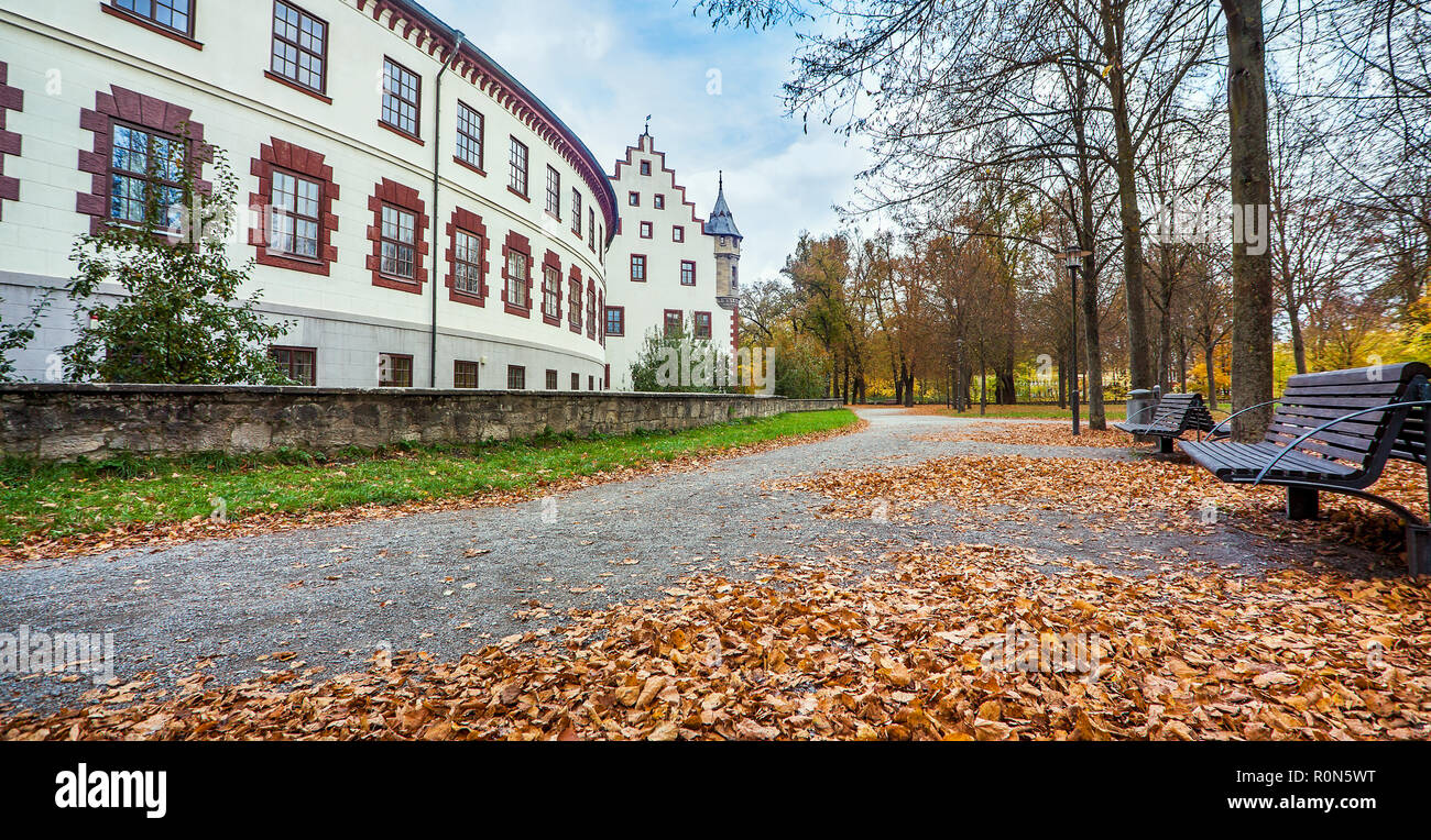 Autunno nel parco del castello di Meiningen Turingia Germania Ottobre 27, 2018 Foto Stock