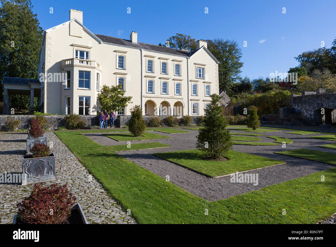 I giardini e la casa a Aberglasney, Carmarthenshire, Galles Foto Stock