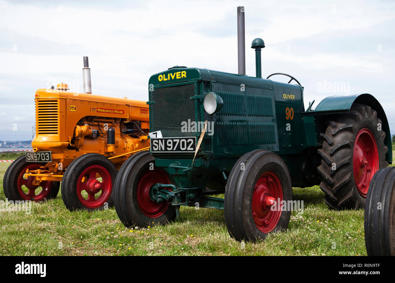 Oliver 90 a Ardarden Garden Center e Farm Shop mostra il trattore vicino a Doncaster. Fabbricato nel 1943 da Oliver Tractor Company of Illinois, USA un Foto Stock