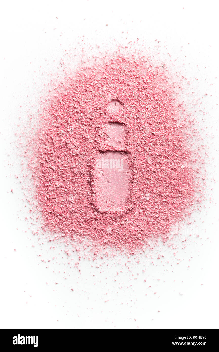 Impronta della bottiglia di profumo in rosa cipria. Isolato su uno sfondo  bianco Foto stock - Alamy