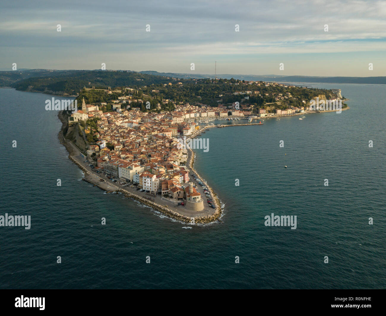 Tramonto sul mare Adriatico, pirano, Slovenia Foto Stock