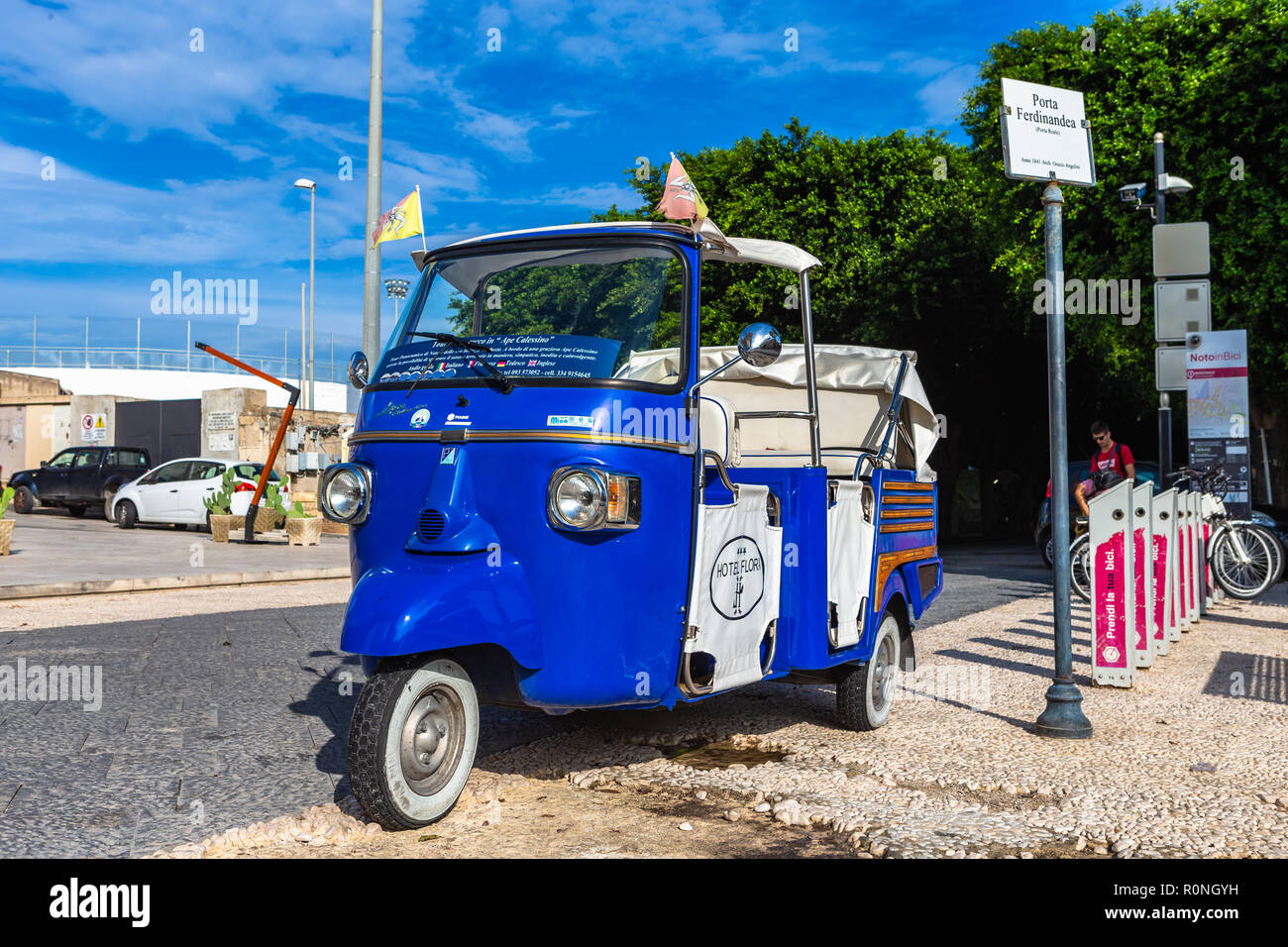 Noto, Italia - 21 Settembre 2018: straordinario veicolo per visite guidate della città. Noto, Sicilia, Italia. Foto Stock