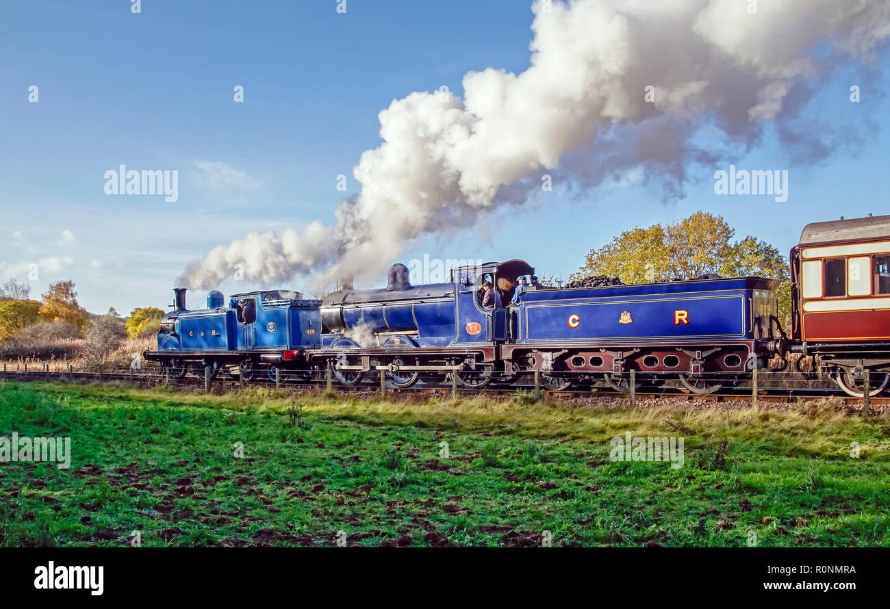 Caledonian speciale treno ferroviario con motori 419 & 828 & Caledonian allenatori di Bo'ness & Kinneil Railway Gala vapore 2018 Bo'ness Falkirk Regno Unito Scozia Foto Stock