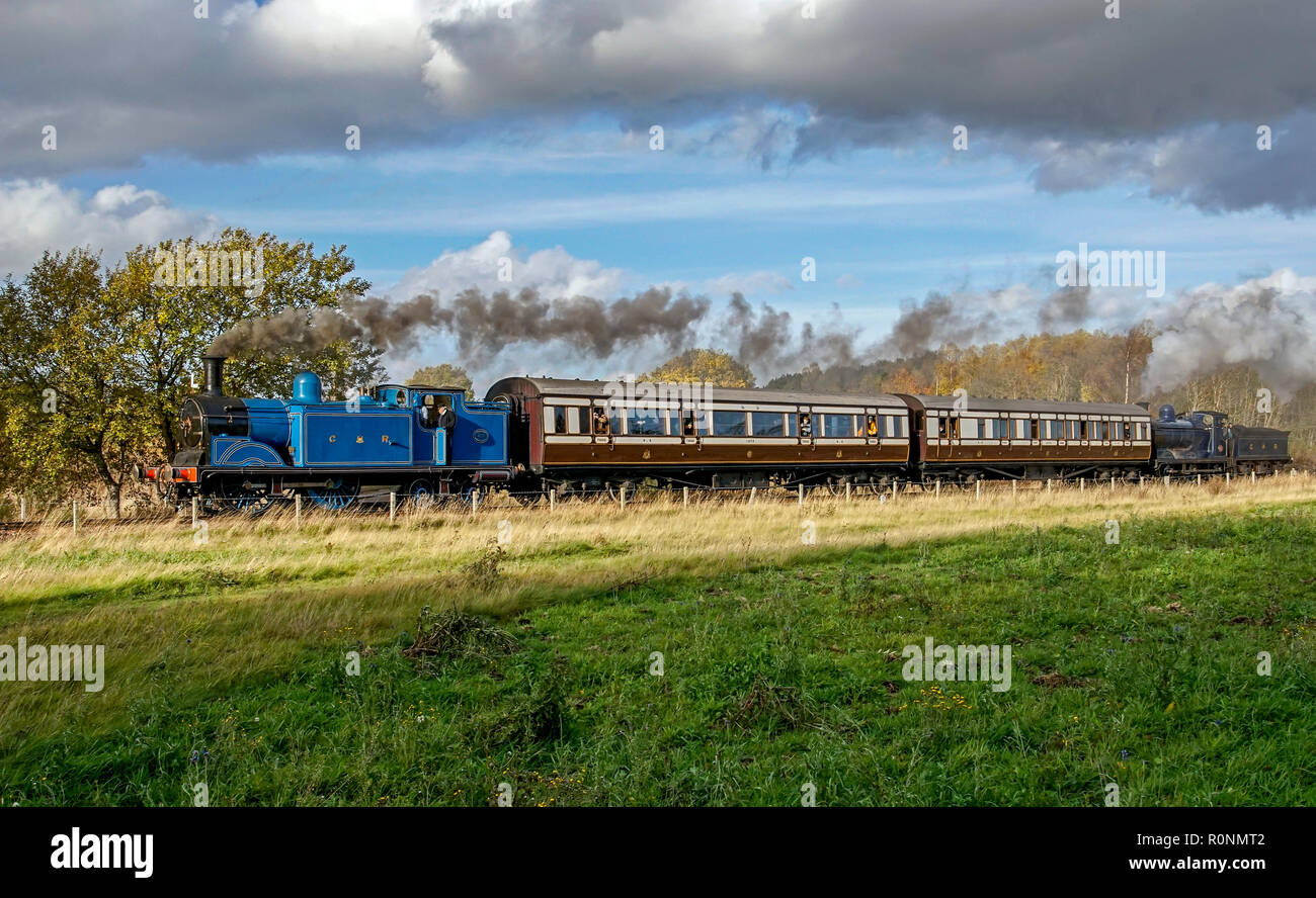 Caledonian speciale treno ferroviario con motori 419 & 828 & Caledonian allenatori di Bo'ness & Kinneil Railway Gala vapore 2018 Bo'ness Falkirk Regno Unito Scozia Foto Stock