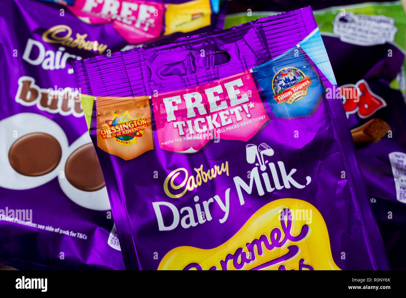 Cioccolato Cadbury sacche di condivisione closeup, Regno Unito Foto Stock