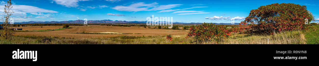 Vista panoramica di un autunno di scena nel Vermont montagne vicino a Stowe Foto Stock