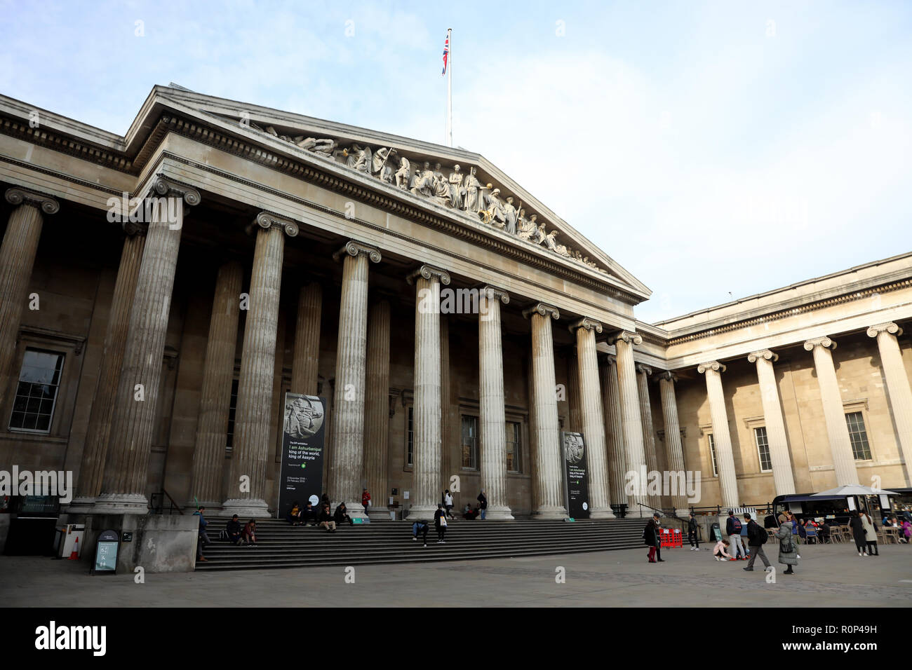 London, Regno Unito - 5 Ottobre 2018: l'ingresso principale al British Museum Foto Stock