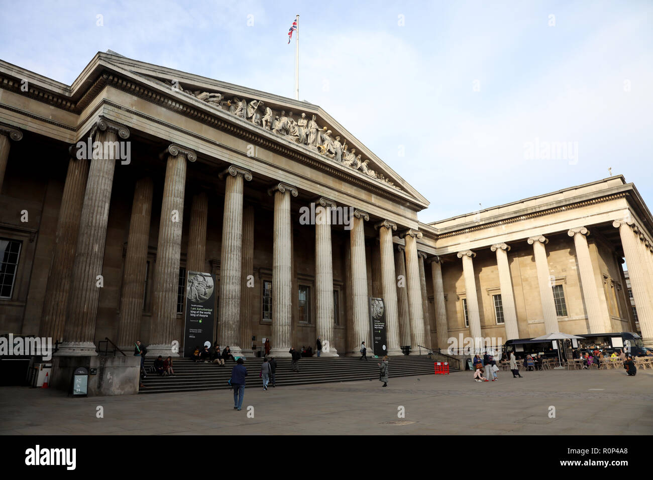 London, Regno Unito - 5 Ottobre 2018: l'ingresso principale al British Museum Foto Stock