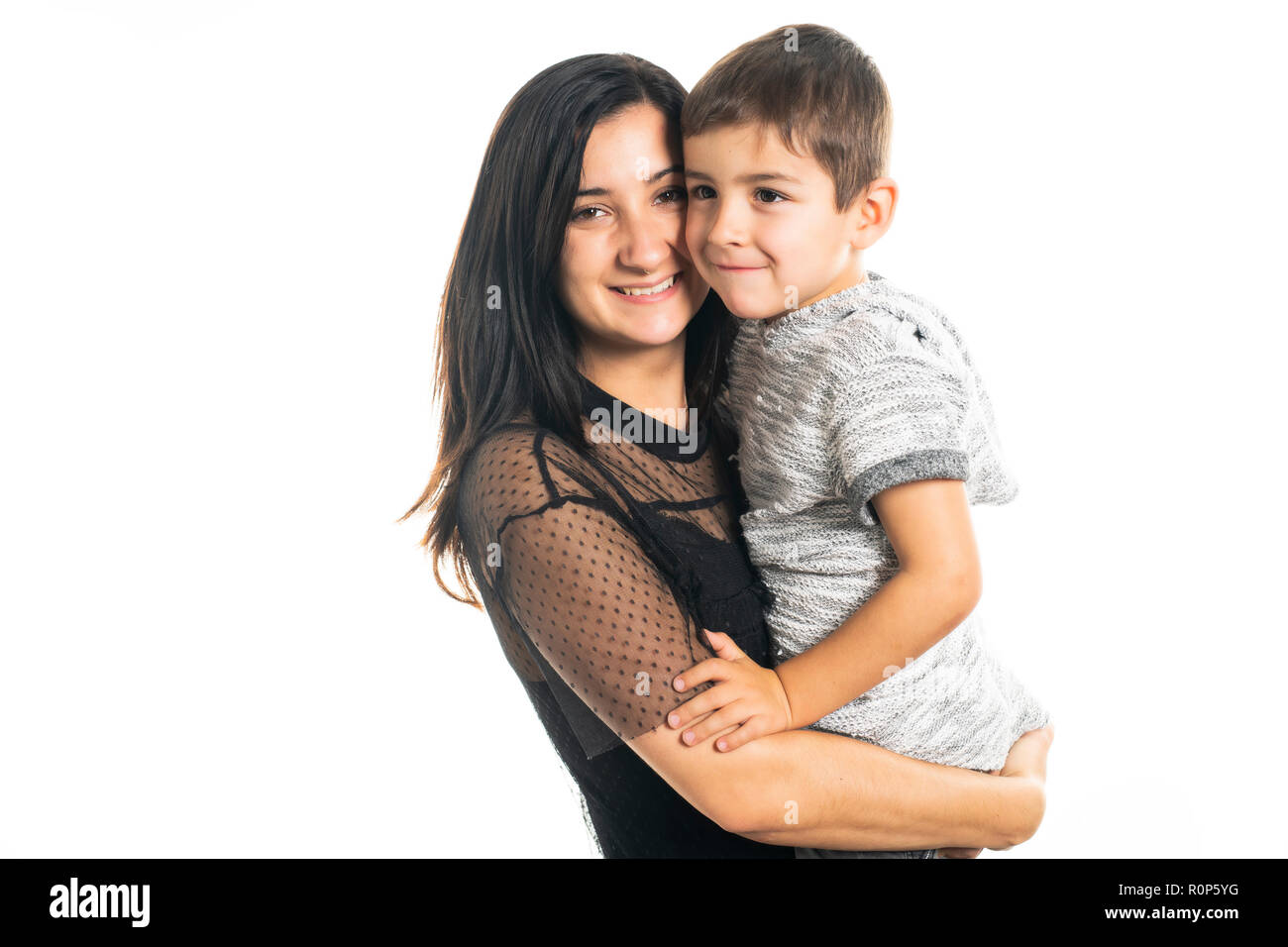 Una madre e figlio studio su sfondo bianco Foto Stock