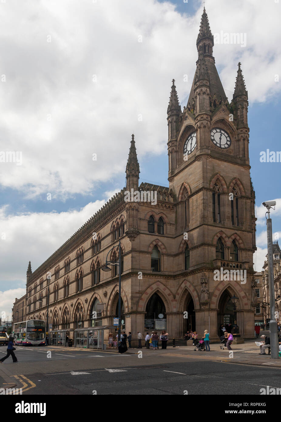 La Borsa della lana in Bradford, West Yorkshire - ora utilizzato come Waterstones bookshop Foto Stock