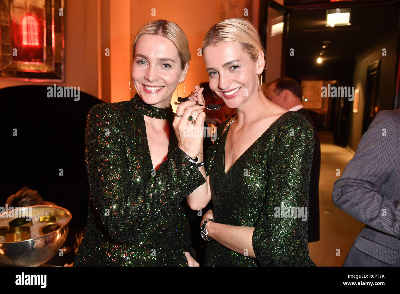 Berlino, Germania. 05 Nov, 2018. Julia Meise und Nina Meise bei der Aftershow Party der 21. Busche Gala 2018 im Hotel de Rome. Berlino, 05.11.2018 | Utilizzo di credito in tutto il mondo: dpa/Alamy Live News Foto Stock