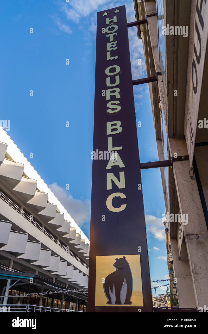 Hotel Ours Blanc segno esteriore e Marché Victor Hugo, Toulouse, Haute-Garonne, Occitanie, Francia Foto Stock