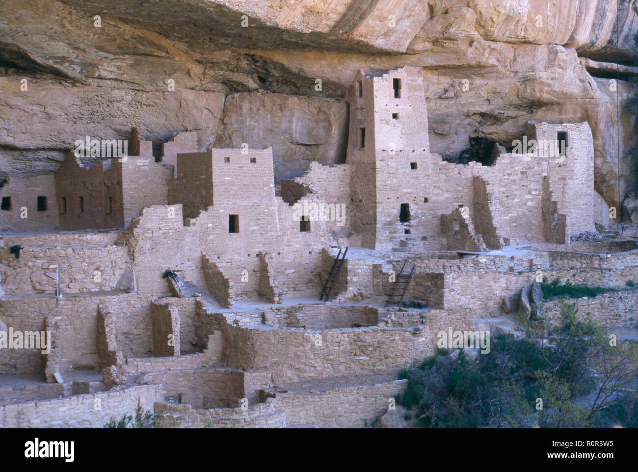 Cliff Palace, Anasazi multipiano/città dei Pueblo a Mesa Verde National Park, Colorado. Fotografia Foto Stock