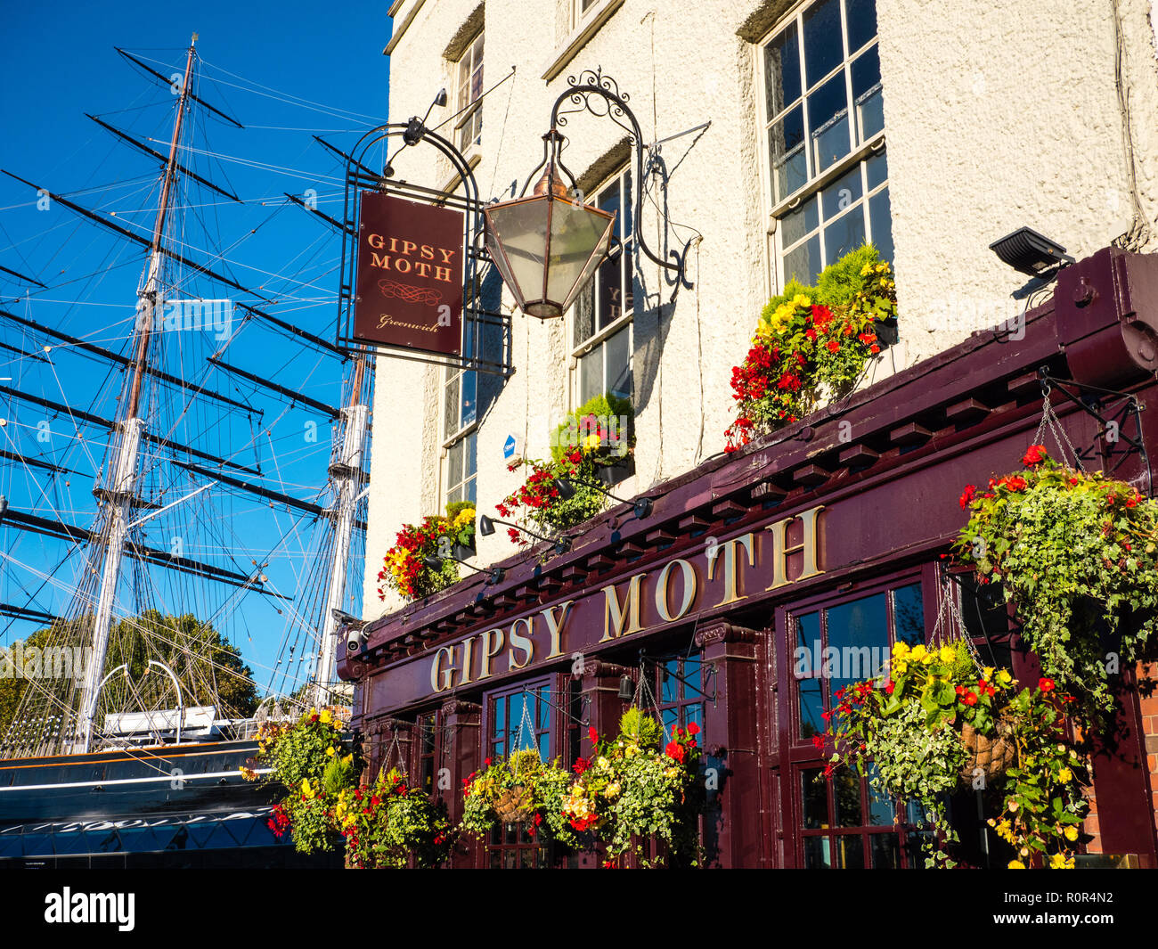 Cutty Sark Clipper tè e Gypsy Moth Pub, Greenwich Waterfront, Greenwich, London, England, Regno Unito, GB. Foto Stock