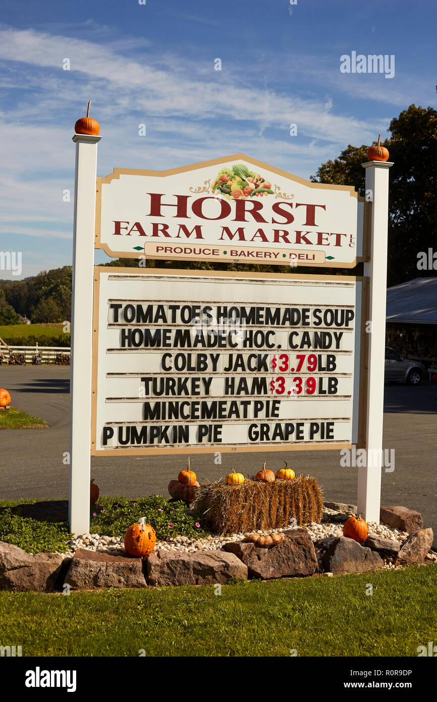 Produrre segno di mercato. Horst mercato fattoria, Pennsylvania Dutch Country, Lancaster County, Pennsylvania, STATI UNITI D'AMERICA Foto Stock