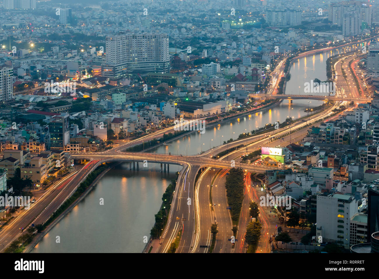 Vista aerea sulla città di Ho Chi Minh dalla torre Bitexco, a Saigon, Vietnam Foto Stock
