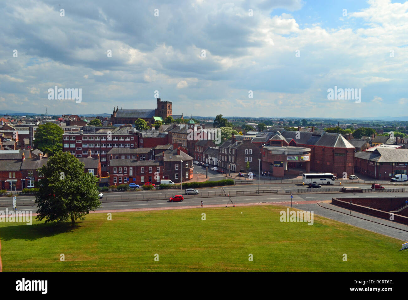 Vista di Carlisle dalla sommità del Carlisle Castle, England, Regno Unito Foto Stock