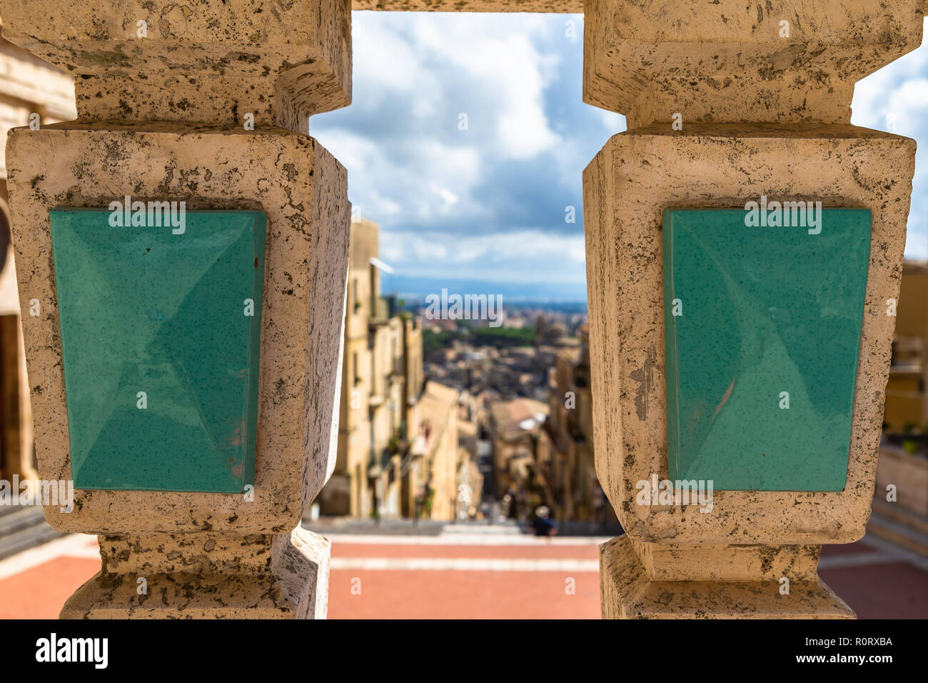 Caltagirone è una città e comune della città metropolitana di Catania, sull'isola di Sicilia, Italia meridionale. Foto Stock