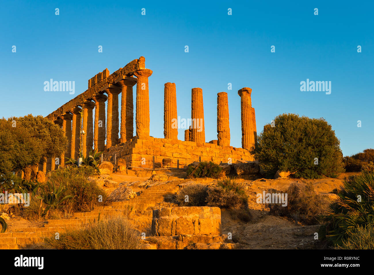 Il Tempio di Giunone nella Valle dei Templi di Agrigento - Sicilia, Italia. Foto Stock