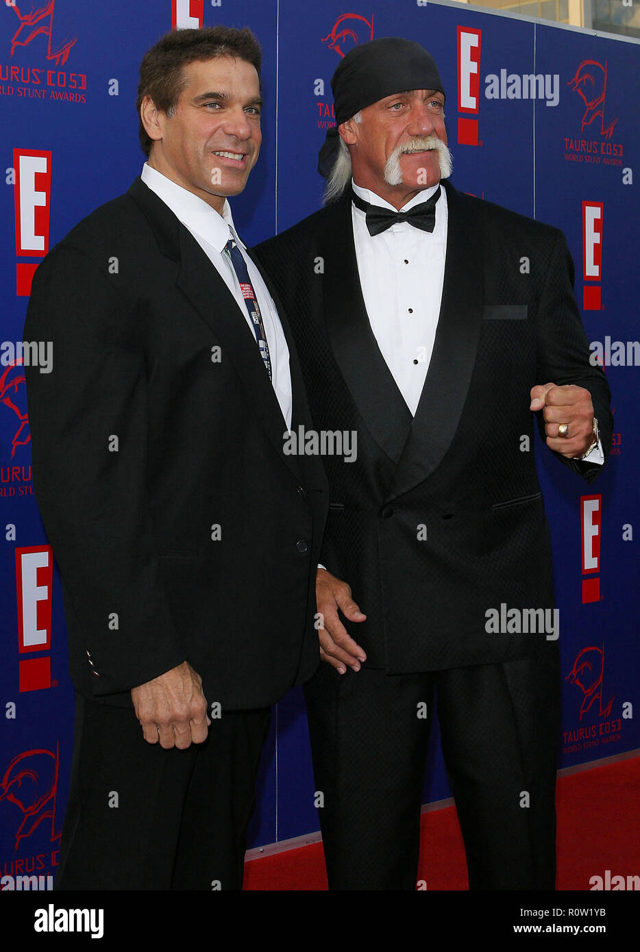 Lou Ferrigno e Hulk Hogan arrivando al Stunt Awards per la Paramount molto  in Los Angeles. Il 25 settembre 2005. - FerrignoLou Hu Foto stock - Alamy