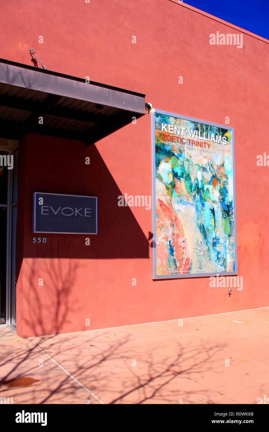 Evocano la galleria d'arte edificio nel railyard art district di Santa Fe, New Mexico Foto Stock