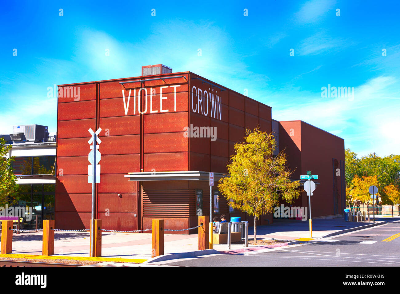 Il moderno Violet Crown movie theater al Railyard a Santa Fe, New Mexico USA Foto Stock