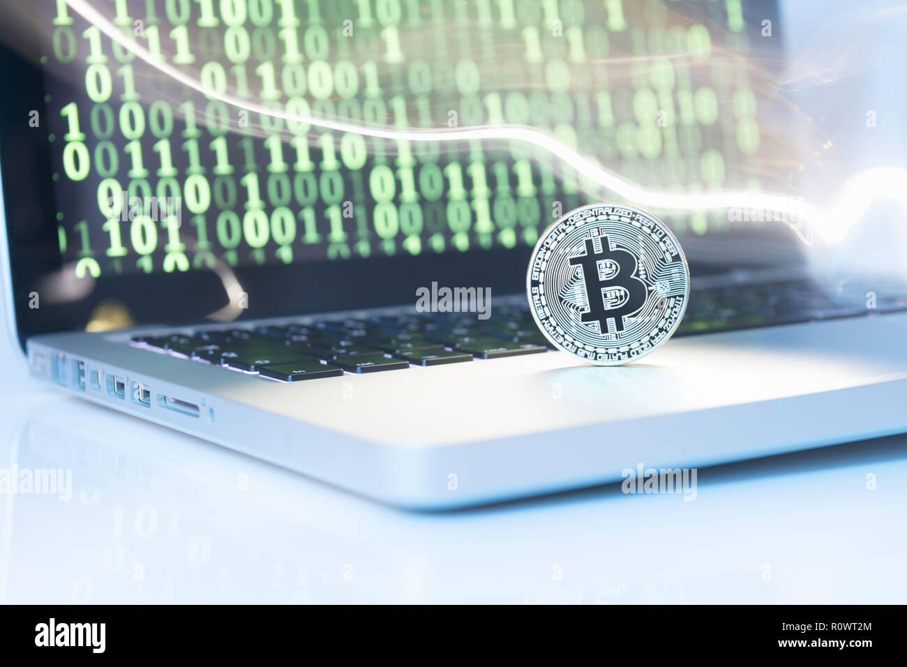 Bitcoin auf Notebook Foto Stock