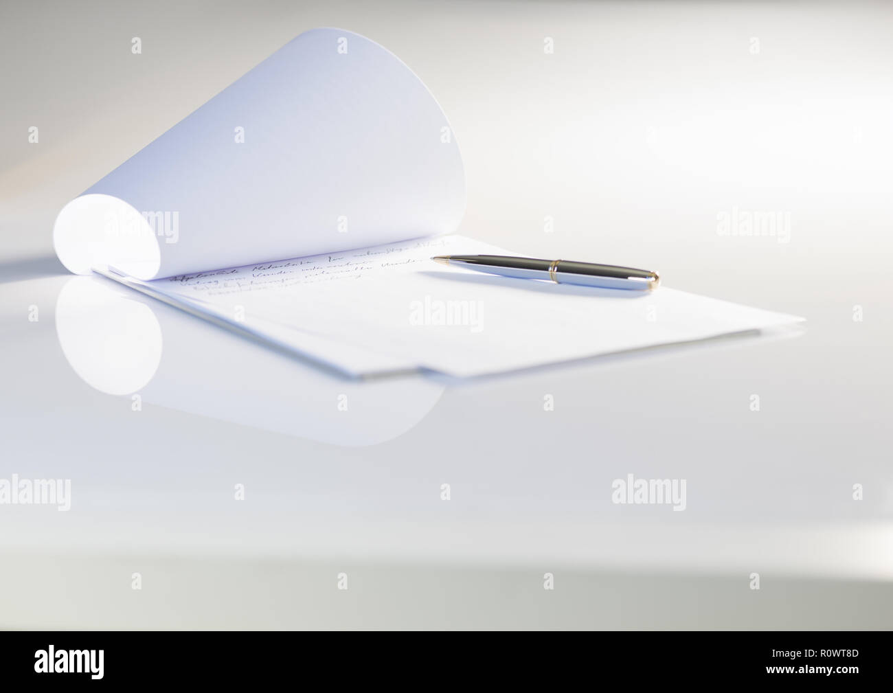 Weisses Papier und Kugelschreiber Foto Stock
