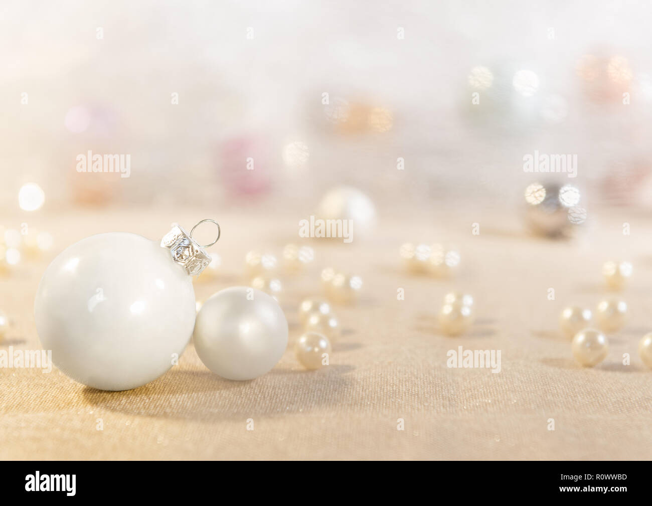 Weihnachtsdekoration mit Kugeln Foto Stock