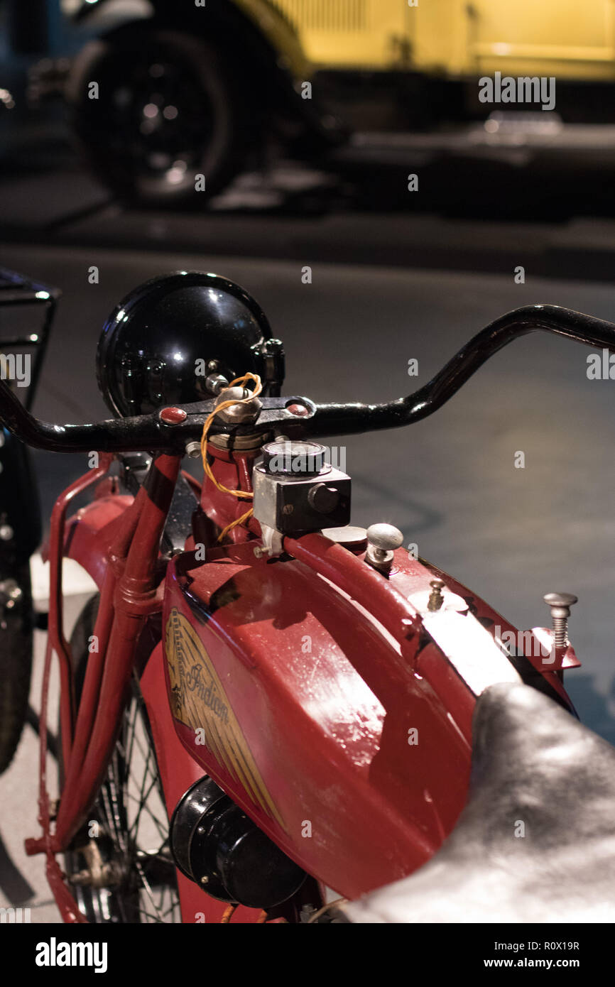 Riga, Lettonia - Agosto 2018: Riga, Lettonia - Agosto 2018: Indiano american motorcycle company vecchio modello a Riga Motor Museum Foto Stock