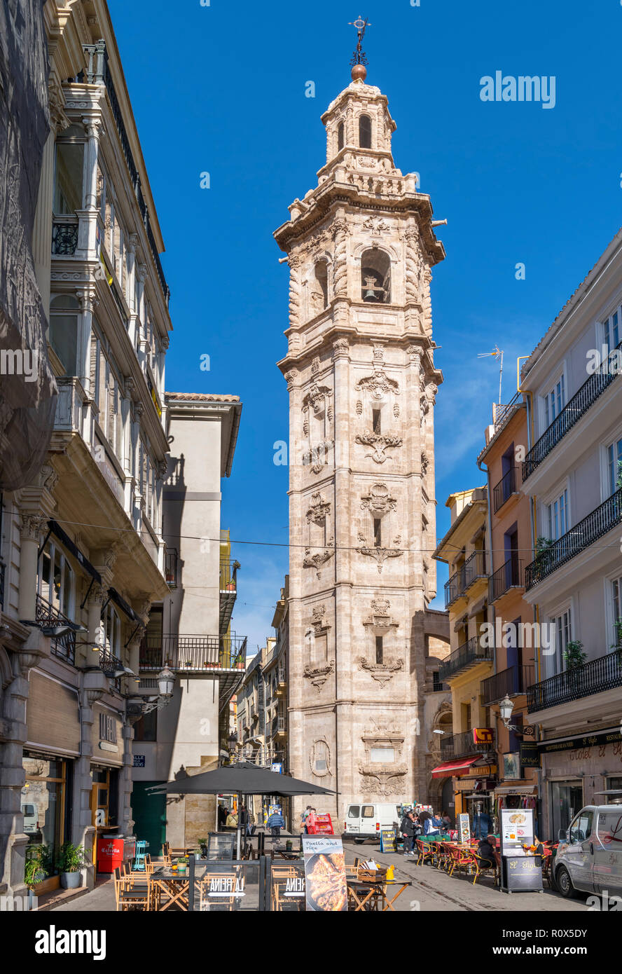 La Chiesa di Santa Caterina la torre dalla Plaça de Santa Caterina nella città vecchia, Valencia, Spagna Foto Stock