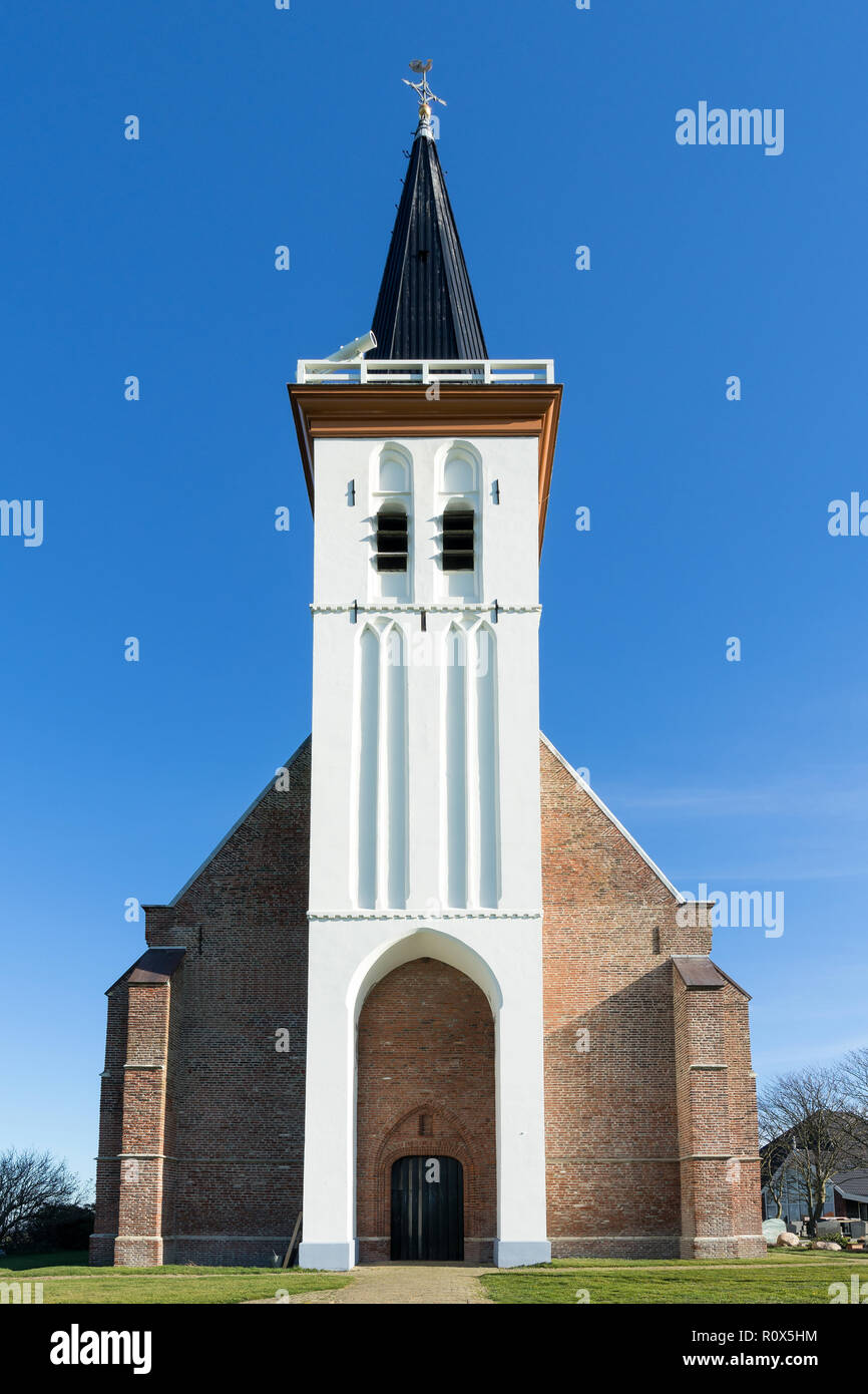 Chiesa olandese riformata (Hervormde Kerk) in Den Hoorn olandese sul isola di Texel, costruito nel XV secolo. Foto Stock