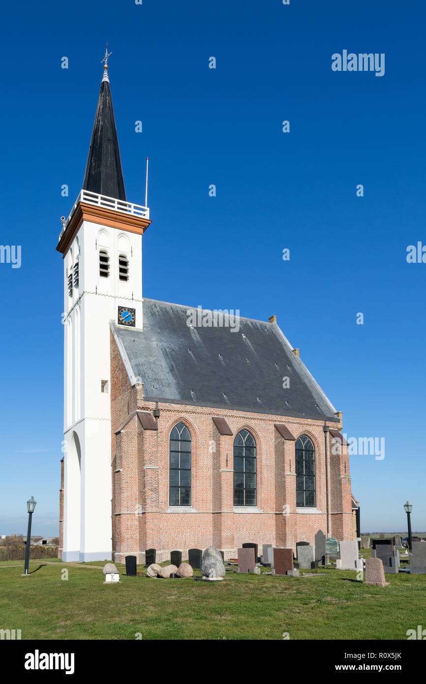 Chiesa olandese riformata (Hervormde Kerk) in Den Hoorn olandese sul isola di Texel, costruito nel XV secolo. Foto Stock