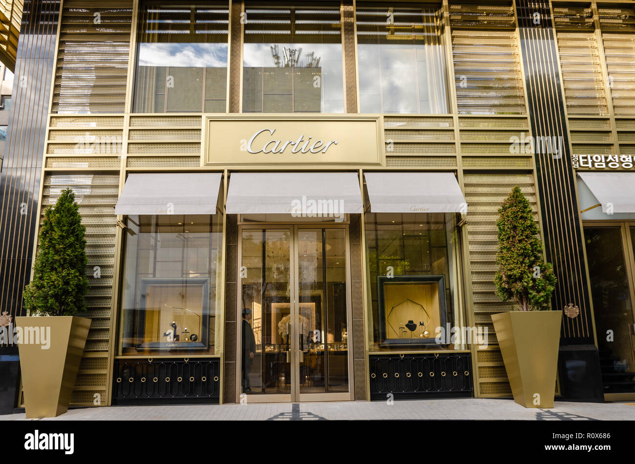 La parte anteriore del Cartier store su Apguieong-ro in Gangnam di Seoul, Corea del Sud. Foto Stock