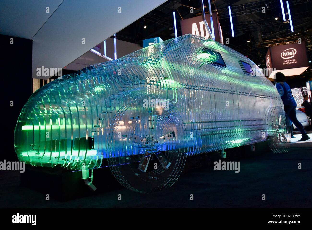 Intel veicolo trasparente vetrine Mobileye, AI,CES (Consumer Electronics Show), il più grande del mondo technology trade show, che si terrà a Las Vegas, Stati Uniti d'America. Foto Stock