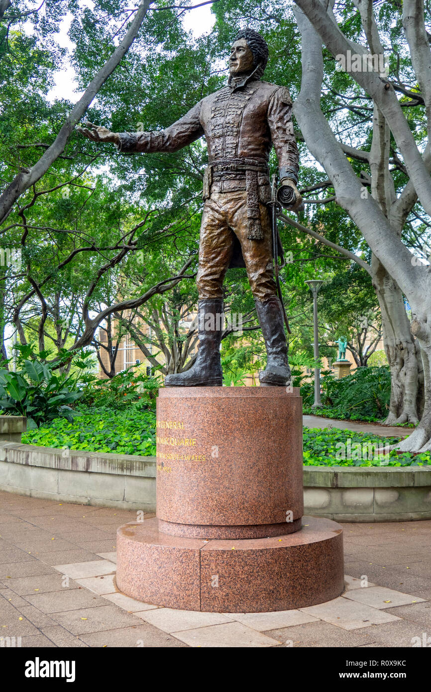 Statua di bronzo di Governatore Lachlan Macquarie all'entrata di Hyde Park Sydney NSW Australia. Foto Stock