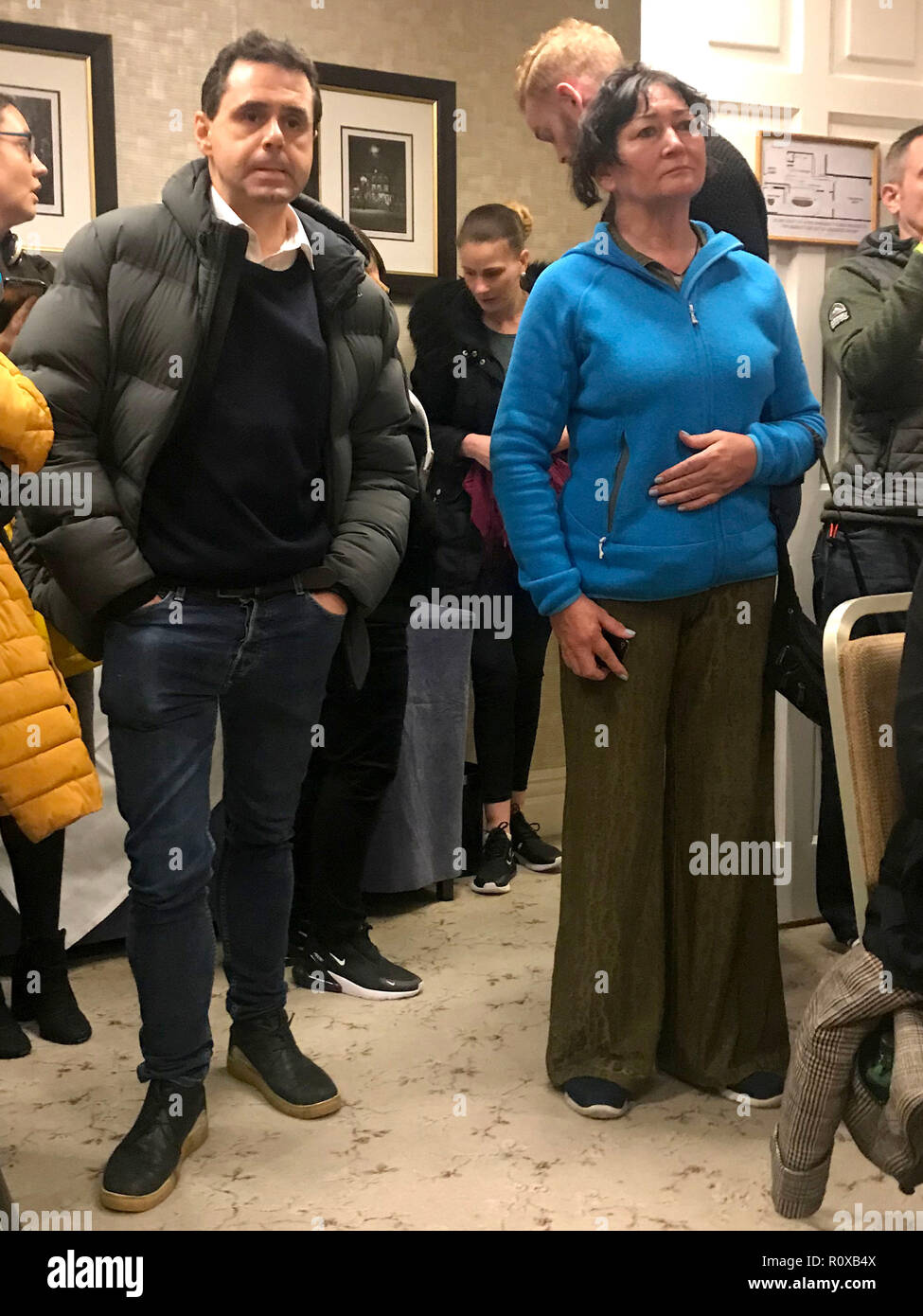 Dr Garrett McGovern, una dipendenza superiore specialista durante un evento di Dublino, ha detto che è &Ograve;vergogna&Oacute; della sua professione ha fallito le famiglie in Irlanda che sono costretti a viaggiare all'estero per accedere a base di cannabis medicinali. Foto Stock