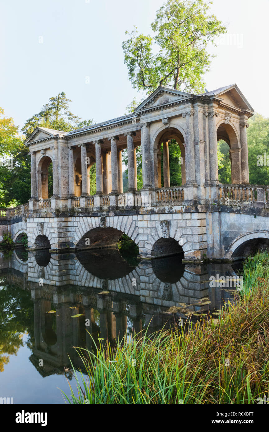 Inghilterra, Buckinghamshire, Stowe Stowe giardini paesaggistici e il Ponte palladiano Foto Stock