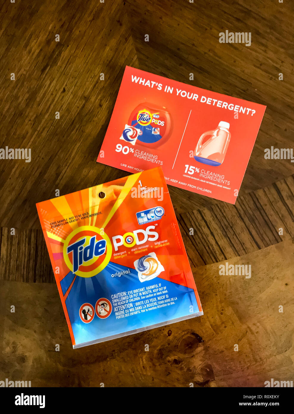 Detergente Tide campione dal mailer pubblicità © Myrleen Pearson ...Ferguson Cate Foto Stock