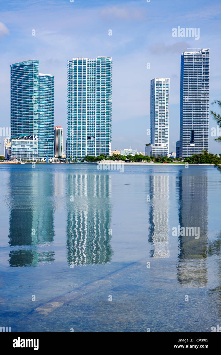 Miami Florida,Watson Island,Government Cut,Biscayne Bay,Biscayne Boulevard,grattacieli grattacieli edifici condomini,edifici, Foto Stock