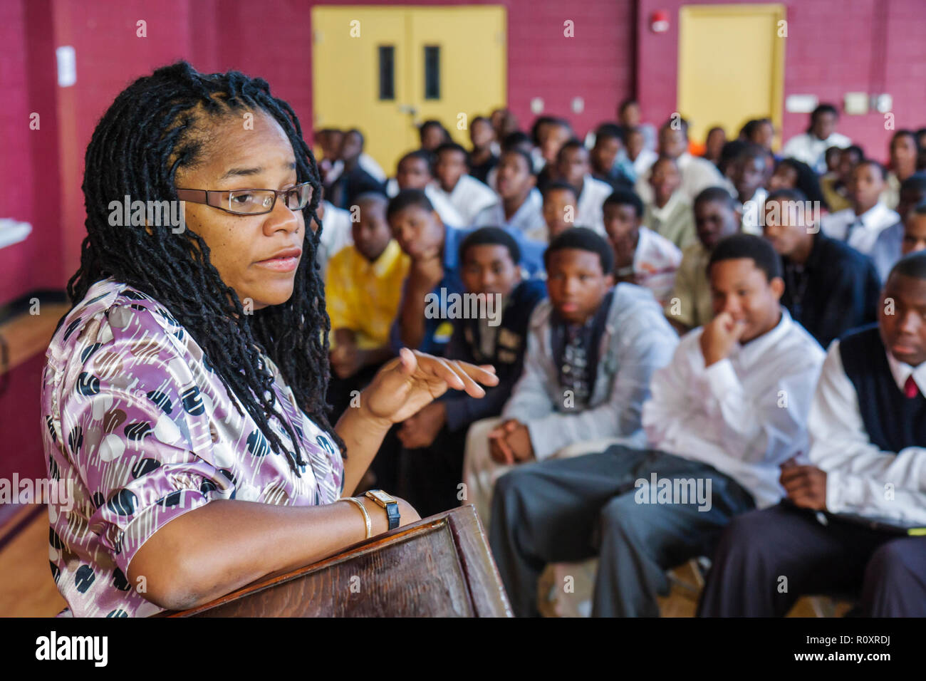 Miami Florida,Overtown,Overtown Youth Center,Summer Career Training Program,Assembly,Student students teen teenager teenagers Black woman female Foto Stock