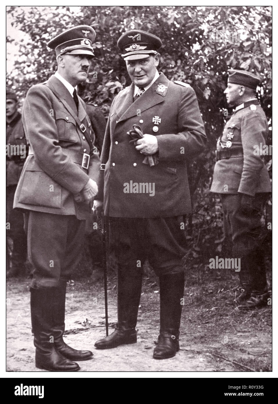 WW2 i leader nazisti Adolf Hitler e Hermann Goering (Goring) in uniforme militare 1939 seconda guerra mondiale Foto Stock