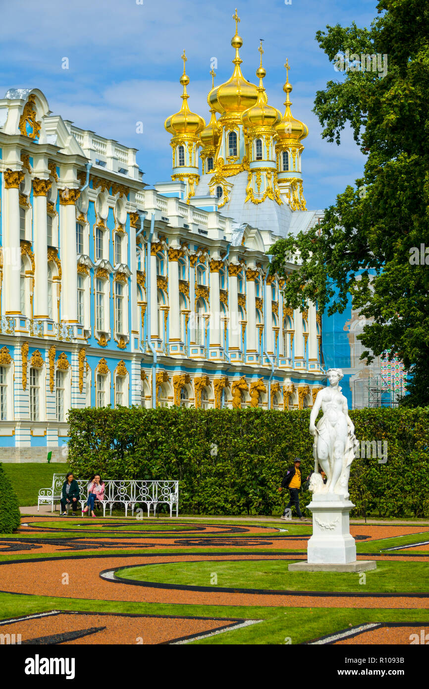 Palazzo di Caterina a Pushkin San San Pietroburgo, Russo Sankt Peterburg, precedentemente (1914-24) Petrograd e (1924-91) Leningrado, della città e del porto, extre Foto Stock