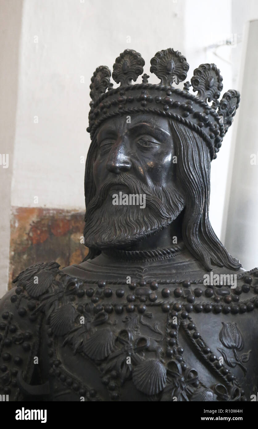 Ferdinando II di Aragona, il Cattolico (1452-1516). Statua, 1531. Artista: Polhaimer e registri MAGT. Tomba di Massimiliano I. Innsbruck, Austria. Foto Stock