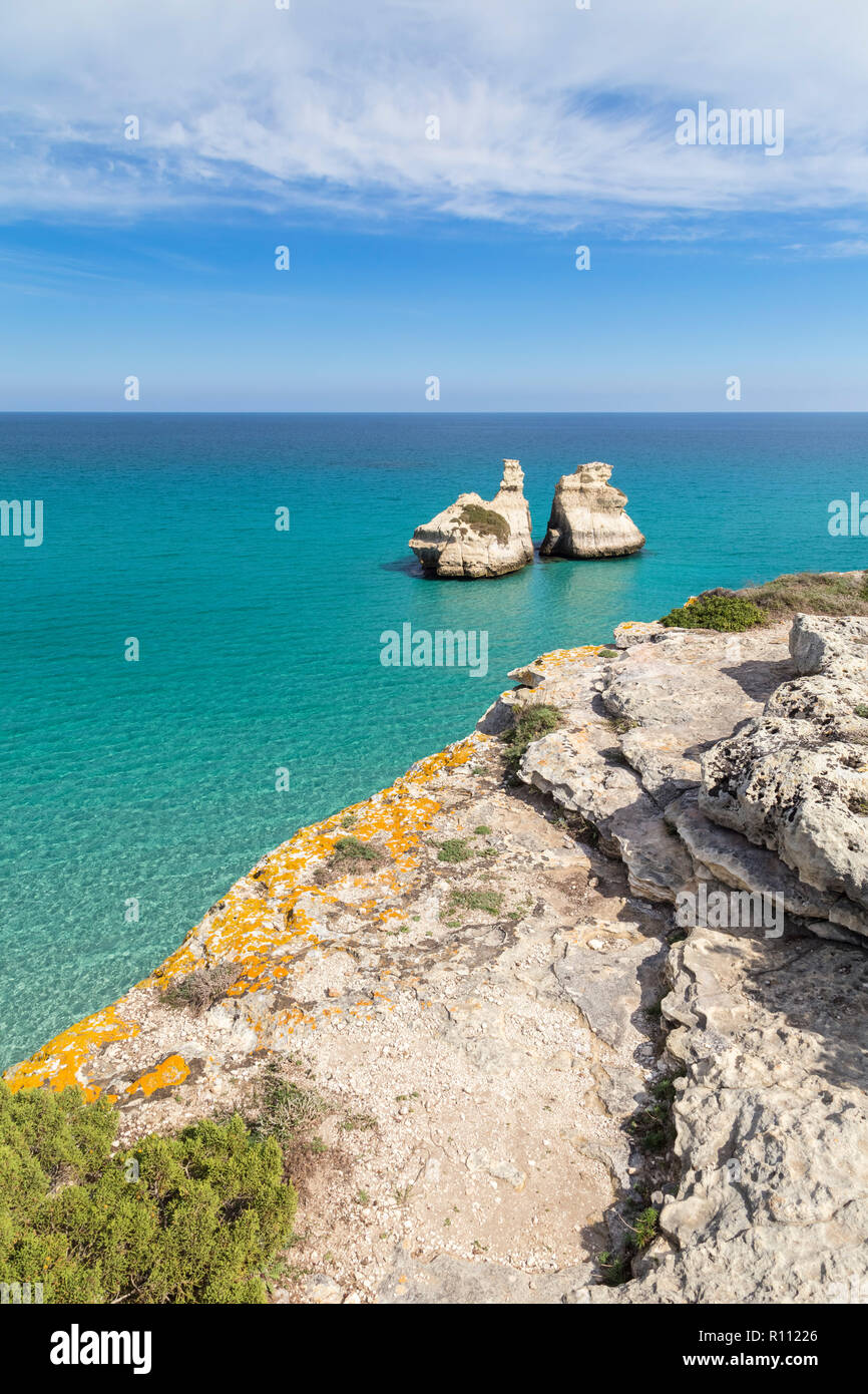 Le Due Sorelle Di Pile Di Fronte Al Litorale Di Torre Dell